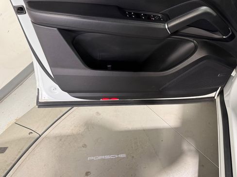 Used 2022 Porsche Cayenne image 20