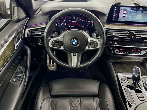 Used 2019 BMW M550i xDrive w/ Premium Package image 16