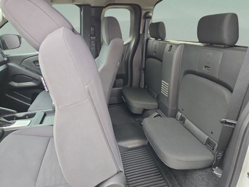 Used 2023 Nissan Frontier S image 22