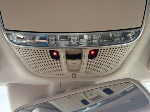 Used 2017 Mercedes-Benz S 550 Sedan image 29