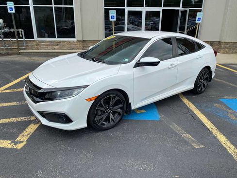 Used 2019 Honda Civic Sport image 2