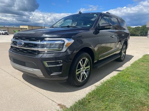 Used 2024 Ford Expedition Limited image 7