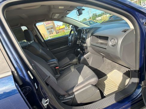 Used 2012 Jeep Compass Latitude FWD image 19