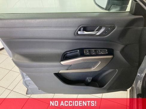 Used 2025 Nissan Pathfinder Platinum w/ Cargo Package AWD/4WD image 8