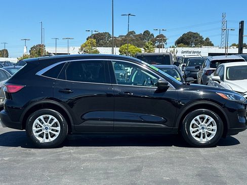 Certified 2022 Ford Escape SE w/ Convenience Package FWD image 4