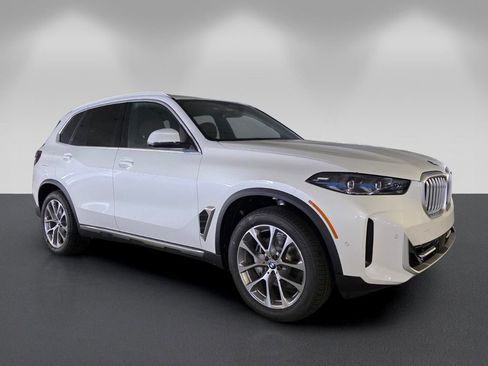 New 2026 BMW X5 sDrive40i w/ Climate Comfort Package RWD image 1