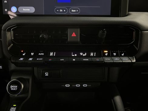 Used 2024 Toyota Land Cruiser image 19