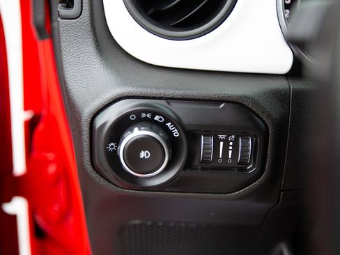 Used 2021 Jeep Wrangler Unlimited Islander image 18