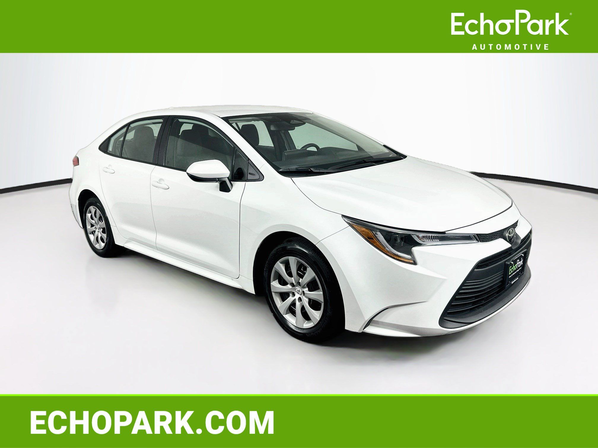 Used 2025 Toyota Corolla LE FWD image 1