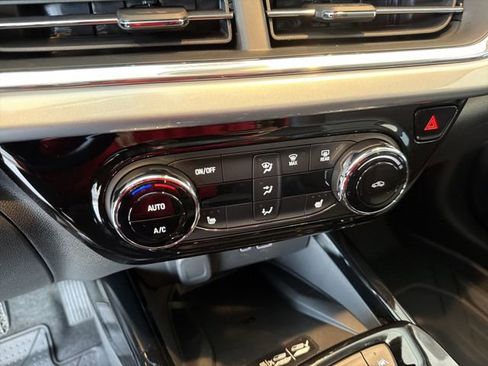 New 2026 Chevrolet Trax LT w/ Sunroof Package image 28