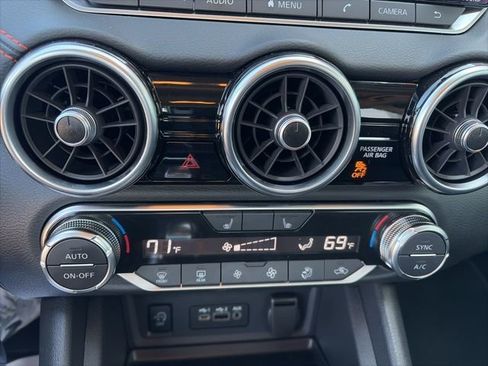 Certified 2025 Nissan Sentra SR image 17