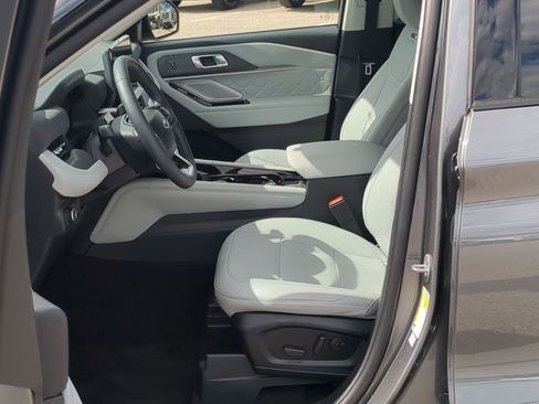 Used 2026 Ford Explorer Platinum w/ LUX Leather Package image 12