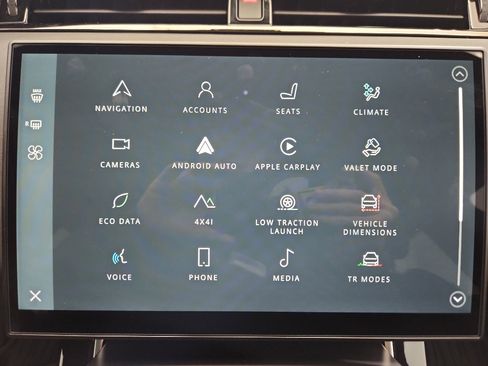 Used 2025 Land Rover Range Rover Evoque Dynamic SE image 18