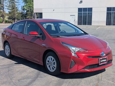 Used 2016 Toyota Prius Two w/ Preferred Accessory Package image 3