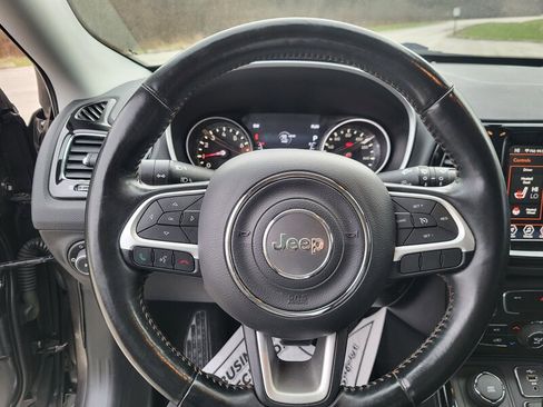 Used 2019 Jeep Compass Limited image 16