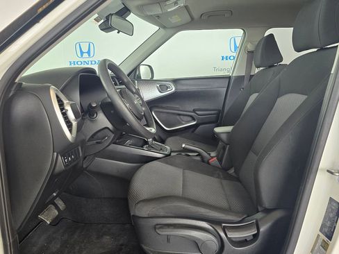 Used 2025 Kia Soul LX FWD image 10