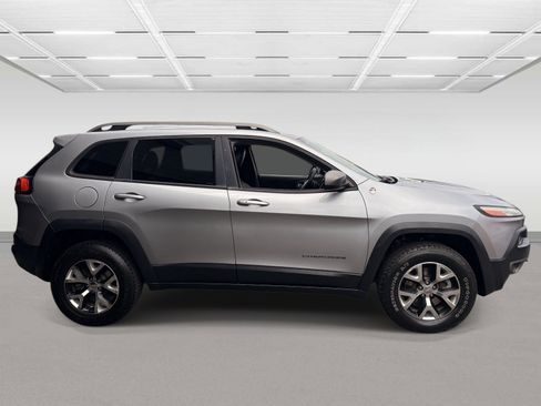 Used 2015 Jeep Cherokee Trailhawk w/ Comfort/Convenience Group AWD/4WD image 5