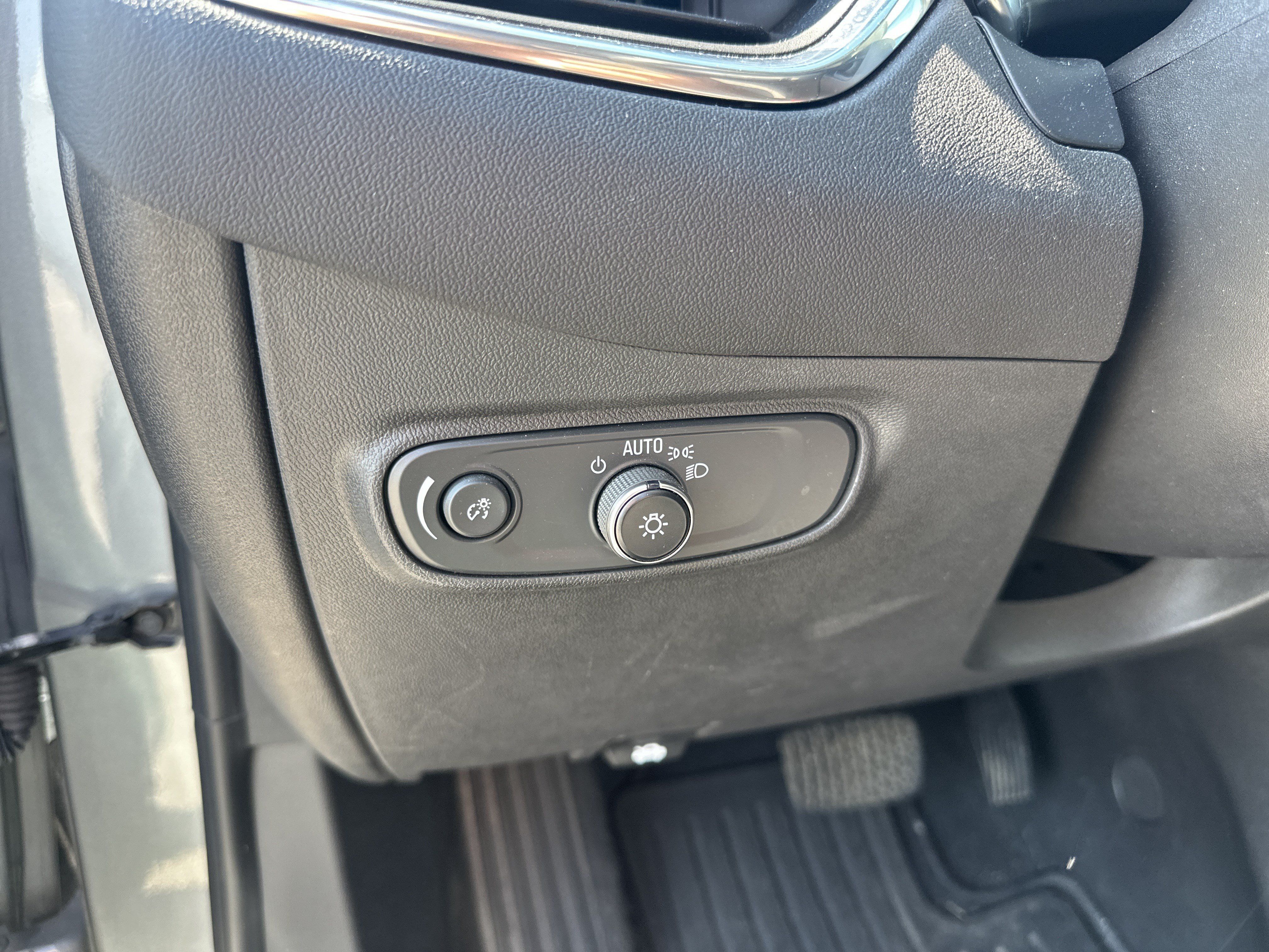 Used 2024 Chevrolet Equinox LT AWD/4WD image 14