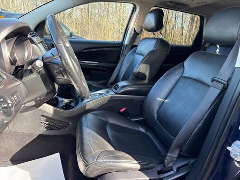 Used 2017 Dodge Journey Crossroad w/ Popular Equipment Group image 13