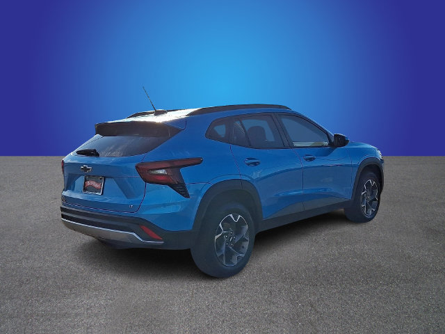 Used 2025 Chevrolet Trax LT w/ Driver Confidence Package FWD image 4