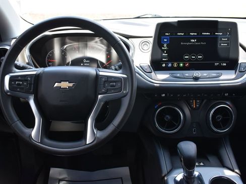 Used 2023 Chevrolet Blazer LT w/ Convenience Package FWD image 3