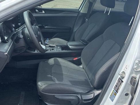 Used 2021 Kia K5 LXS image 9