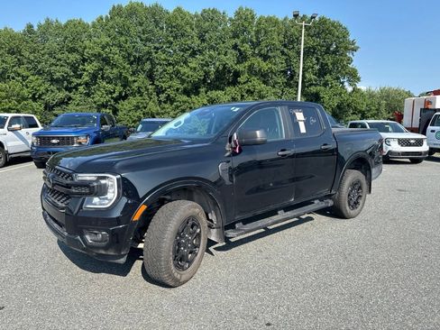 Used 2025 Ford Ranger XLT w/ Black Appearance Package AWD/4WD image 3