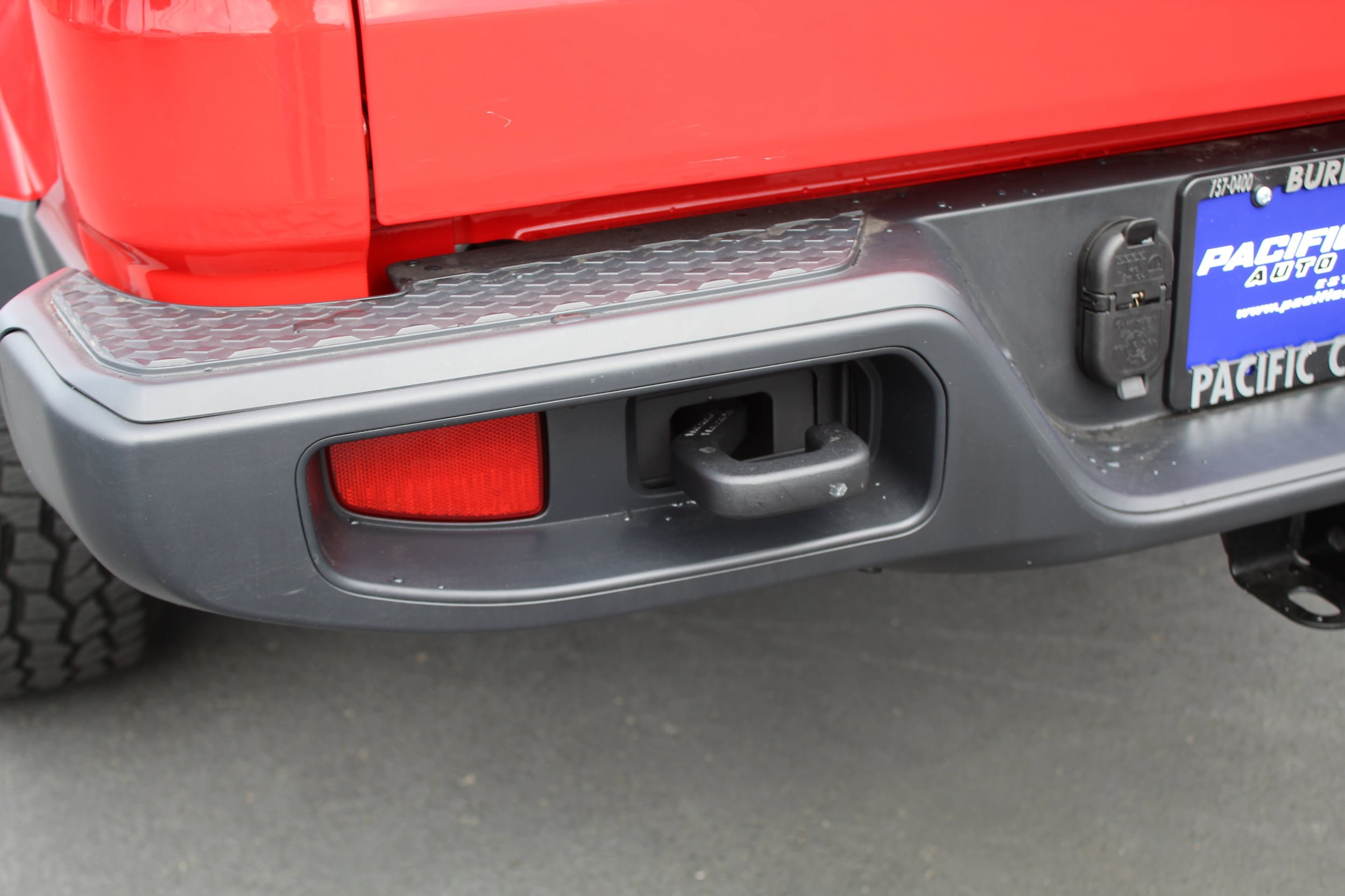 Used 2024 Jeep Gladiator Sport AWD/4WD image 17