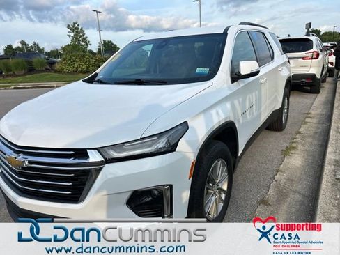 Used 2023 Chevrolet Traverse LT FWD image 1