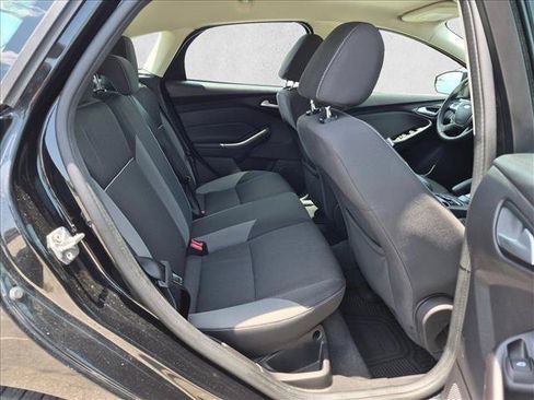 Used 2014 Ford Focus SE w/ SE Winter Package FWD image 20