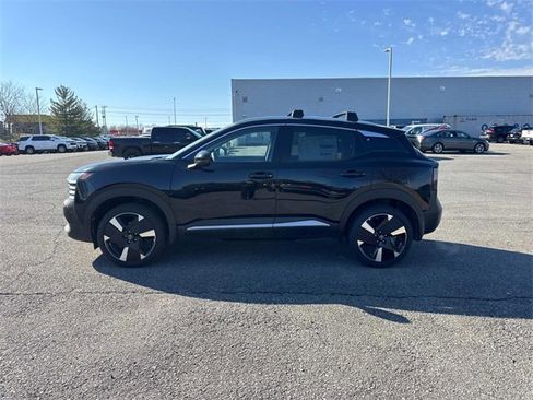 New 2026 Nissan Kicks SR image 7