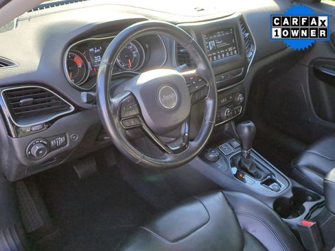 Used 2019 Jeep Cherokee Latitude Plus image 11