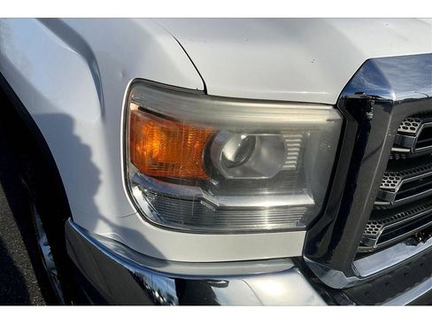 Used 2015 GMC Sierra 2500 4x4 Double Cab w/ Sierra Convenience Package image 28