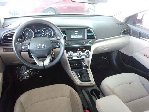 Used 2019 Hyundai Elantra SE FWD image 7
