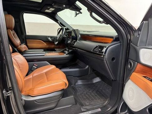 Used 2019 Lincoln Navigator L Reserve AWD/4WD image 40