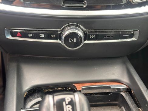 Used 2019 Volvo S60 T5 Momentum w/ Multimedia Package image 34