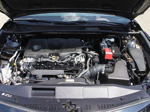 Used 2022 Toyota Camry SE w/ Cold Weather Package FWD image 10