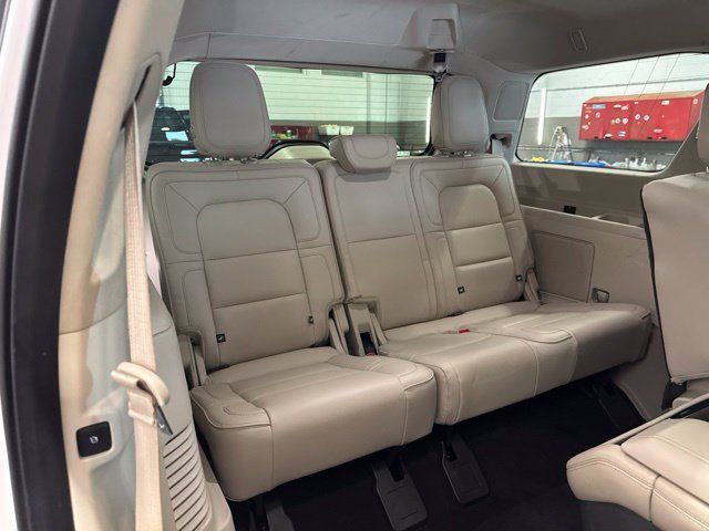 Used 2019 Lincoln Navigator Reserve w/ Cargo Package AWD/4WD image 19
