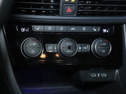 Certified 2024 Volkswagen Jetta SEL FWD image 27