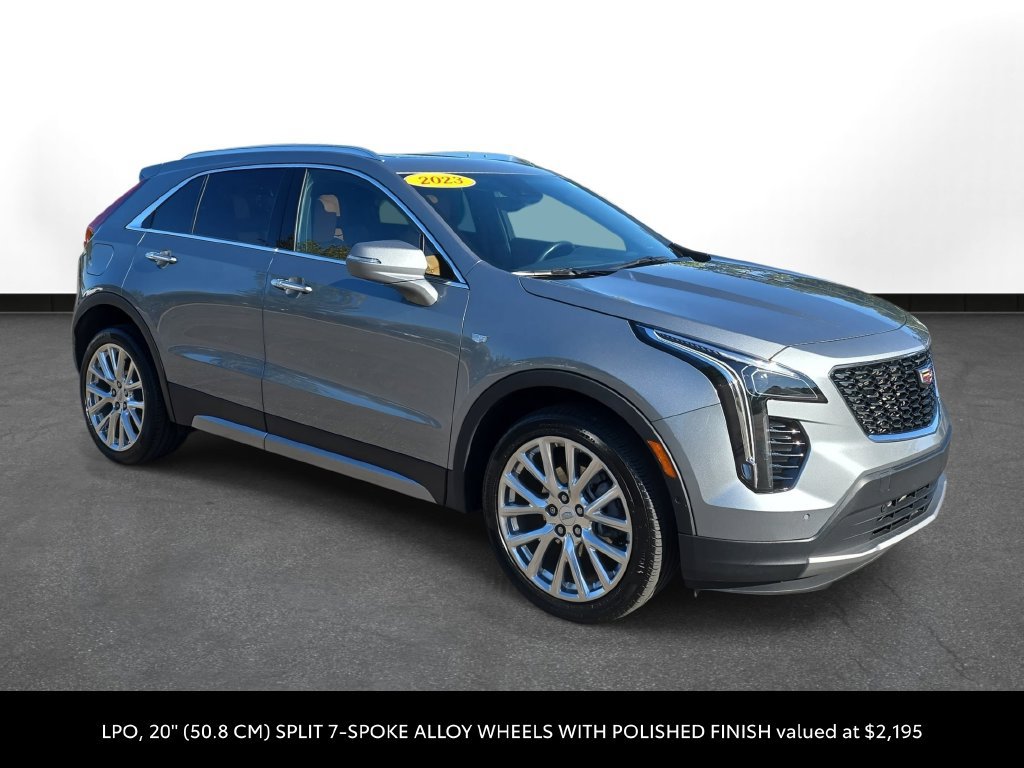Used 2023 Cadillac XT4 Premium Luxury w/ Technology Package AWD/4WD image 3