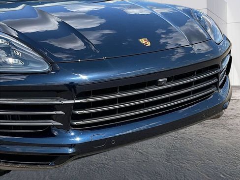 Certified 2022 Porsche Cayenne Platinum Edition AWD/4WD image 20