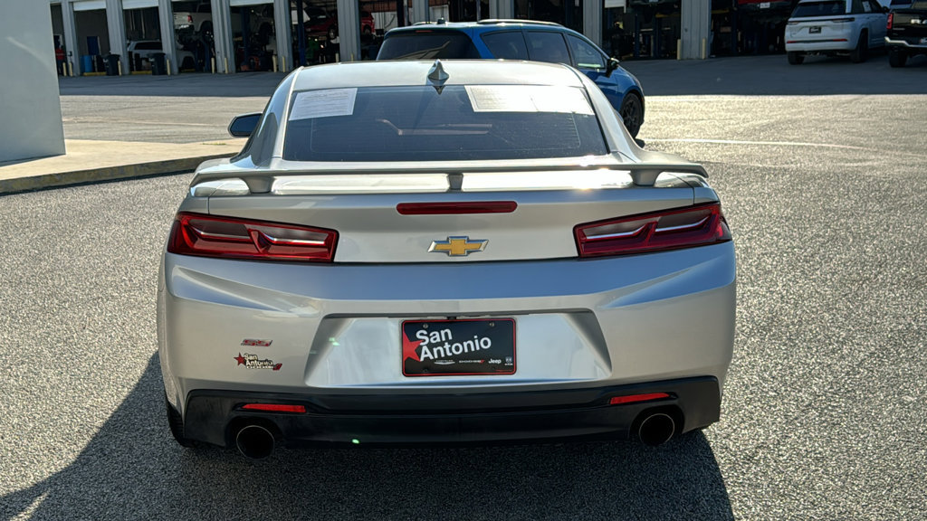 Used 2018 Chevrolet Camaro SS RWD image 6