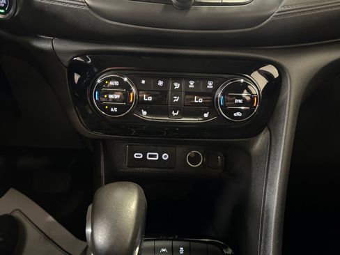 Used 2023 Buick Encore GX Select image 12