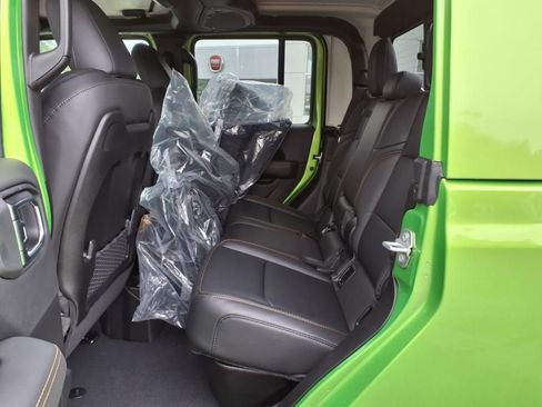 New 2025 Jeep Gladiator Sport image 6