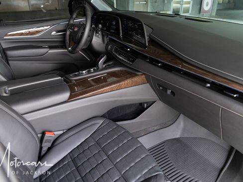 Used 2024 Cadillac Escalade Sport Platinum image 23