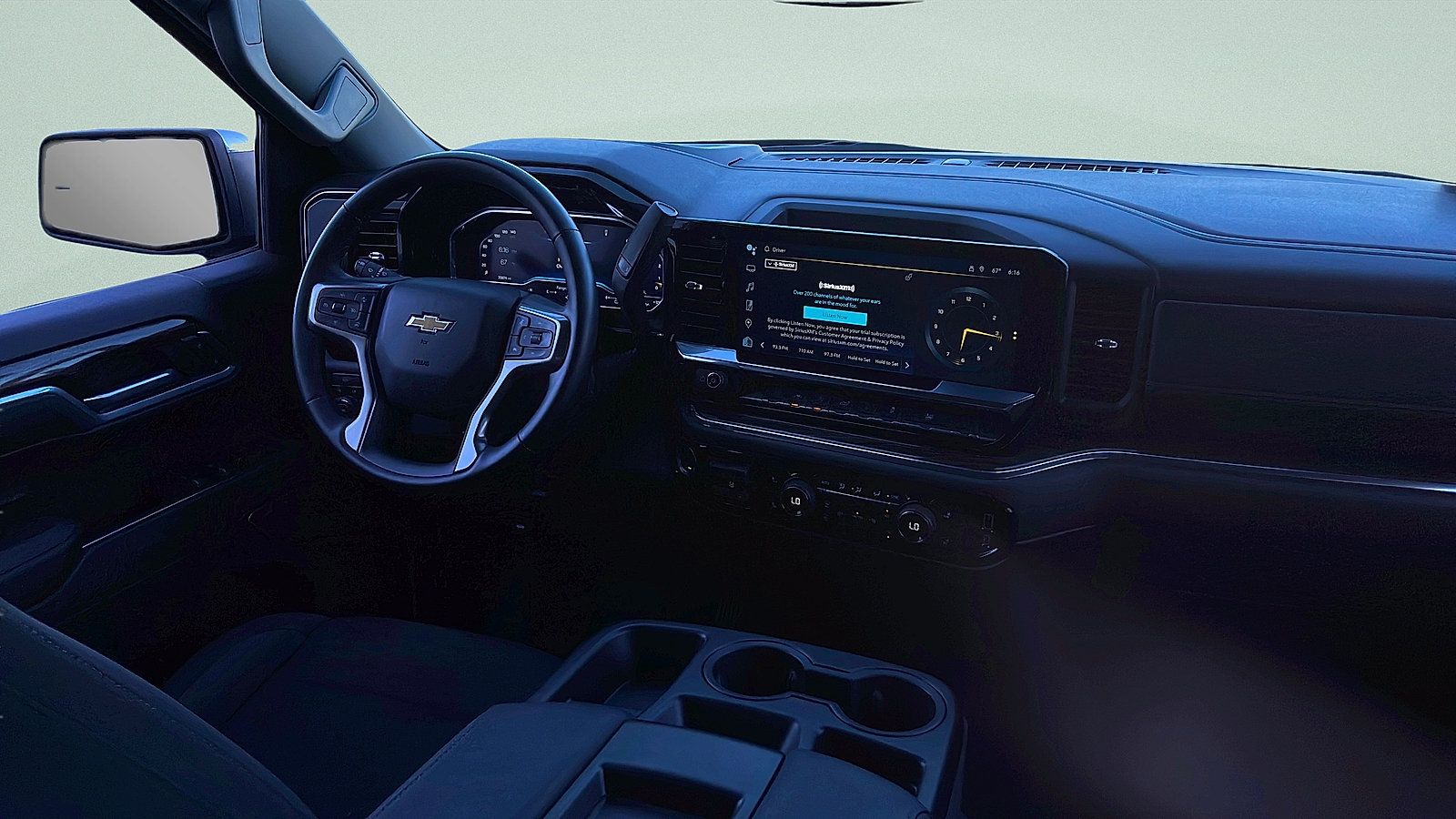 Used 2025 Chevrolet Silverado 1500 LT AWD/4WD image 27