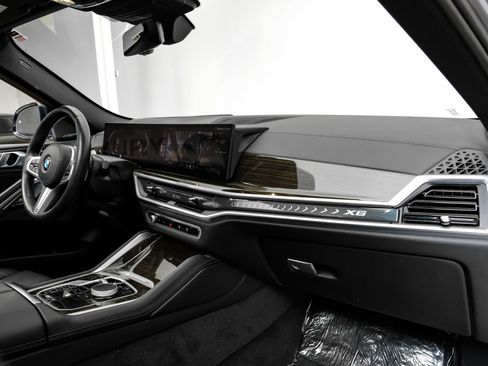 Used 2025 BMW X6 xDrive40i image 17