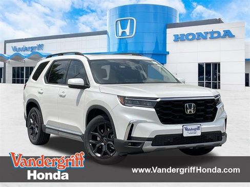 New 2025 Honda Pilot Touring image 1