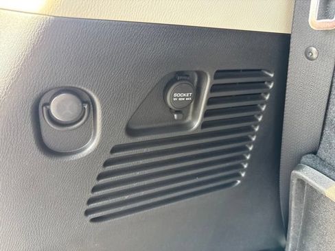 Used 2023 Nissan Armada Platinum w/ Cargo Package AWD/4WD image 40