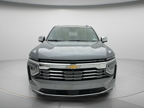 Used 2025 Chevrolet Tahoe Premier AWD/4WD image 2